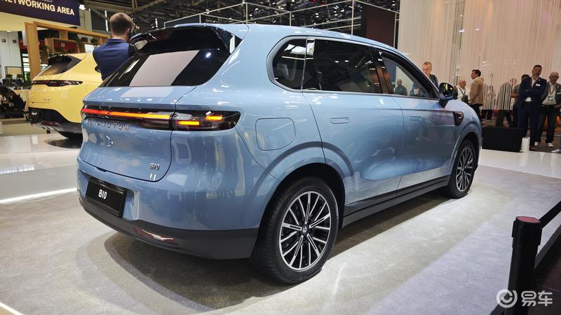 2025慕尼黑车展：零跑B10亮相