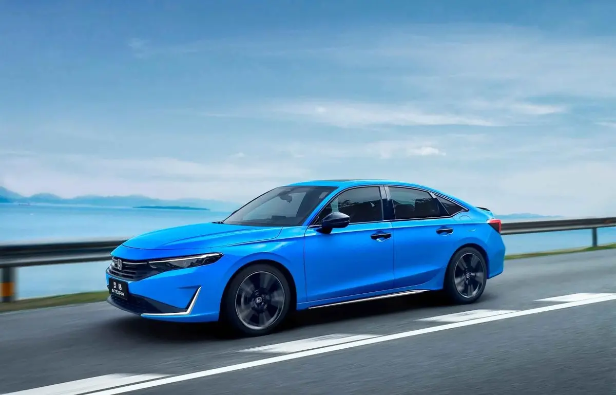 雾起时见神驹：型格车主证言中的非凡座驾哲学