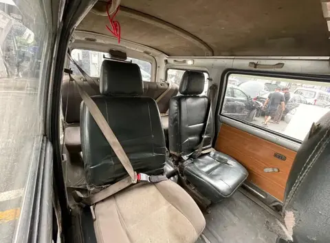 五菱荣光的“魔法改装”：2.4万打造全能露营车，省油又实用！